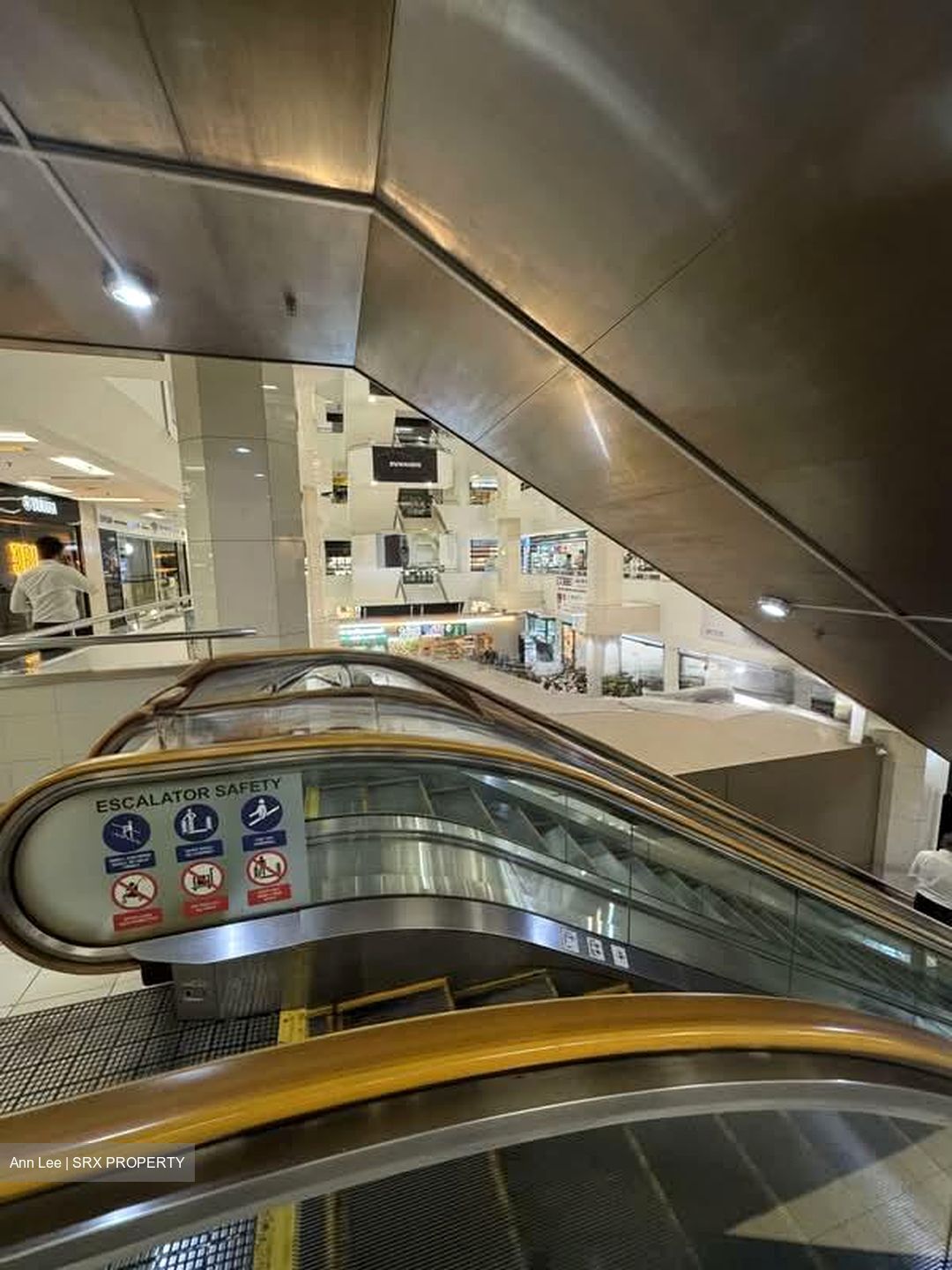 The Adelphi (D6), Retail #606275001